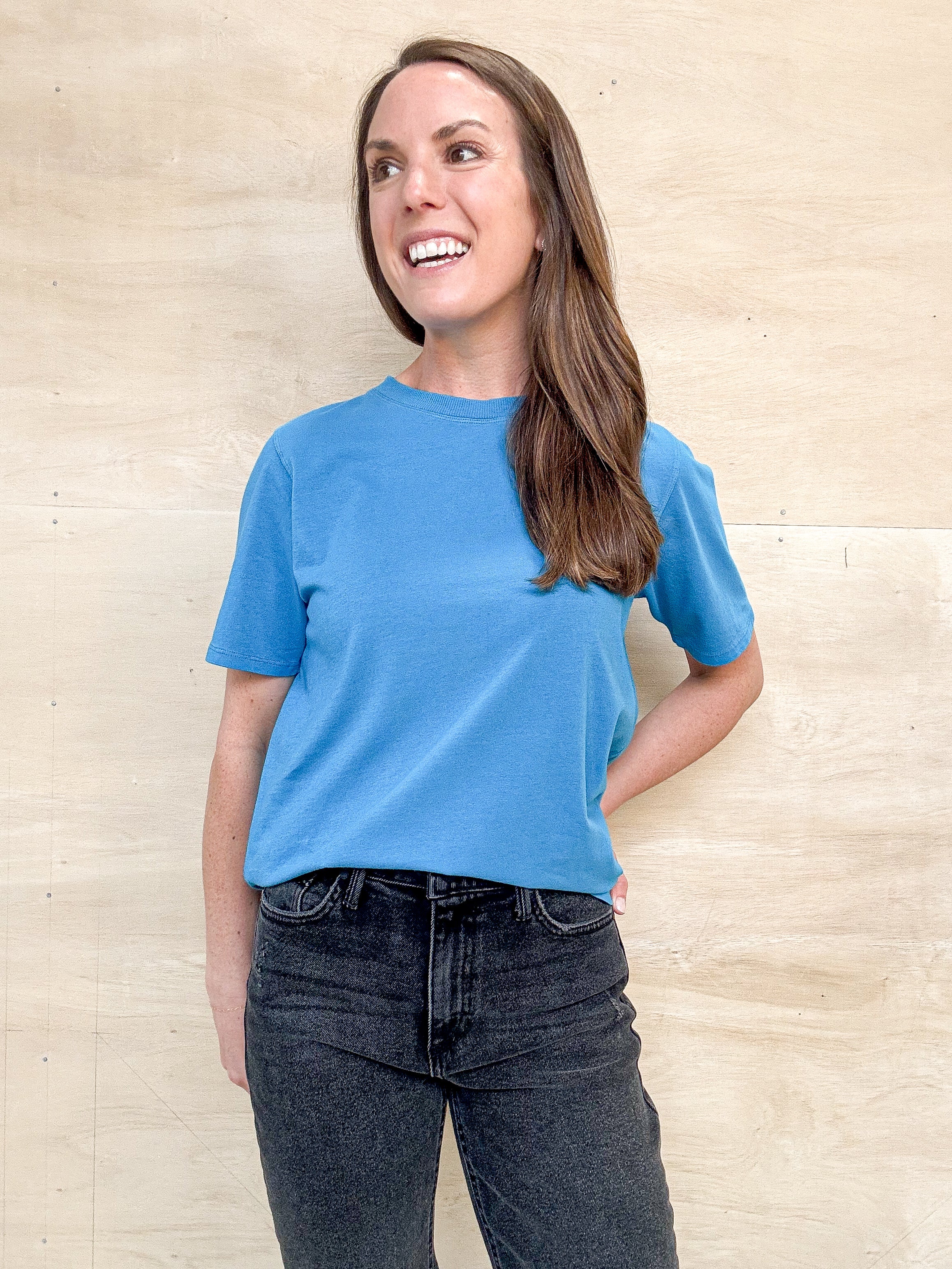 blue short sleeve, round neck, classic fit, blue color. relaxed fit